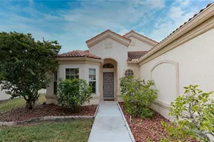 718 Lighthouse Dr, Tarpon Springs, FL 34689 - Photo 2