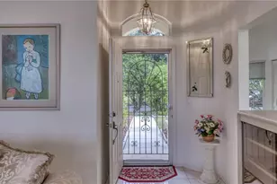 718 Lighthouse Dr, Tarpon Springs, FL 34689 - Photo 4