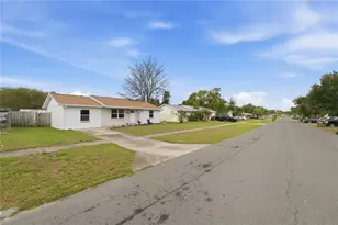 39502 9th Ave, Zephyrhills, FL 33542 - Photo 24