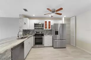 100 Bluff View Dr, Belleair Bluffs, FL 33770 - Photo 6