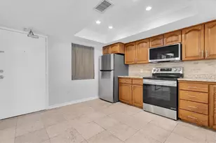 4902 38th Way S, Saint Petersburg, FL 33711 - Photo 4