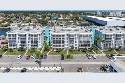 4902 38th Way S #109, Saint Petersburg, FL 33711 - Photo 2