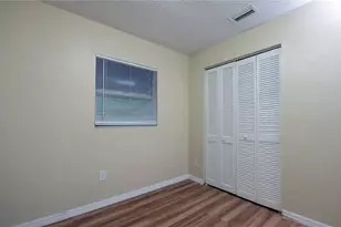 4705 Serena Dr, Tampa, FL 33617 - Photo 20