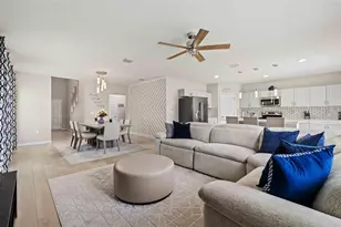 7512 Wallflower Trl, Wesley Chapel, FL 33545 - Photo 10