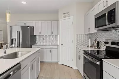 7512 Wallflower Trail, Wesley Chapel, FL 33545 - Photo 8