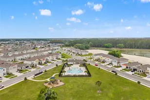 7512 Wallflower Trl, Wesley Chapel, FL 33545 - Photo 48