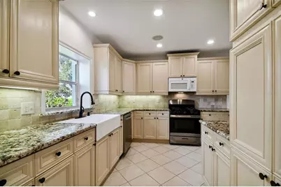 2918 W Coachman Avenue, Tampa, FL 33611 - Photo 10
