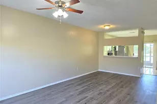 30058 Granda Hills Ct, Wesley Chapel, FL 33543 - Photo 8