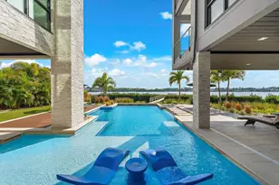 402 Hillsborough St, Palm Harbor, FL 34683 - Photo 60