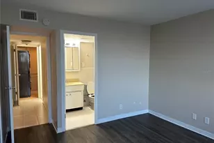 10355 Paradise Blvd, Treasure Island, FL 33706 - Photo 10
