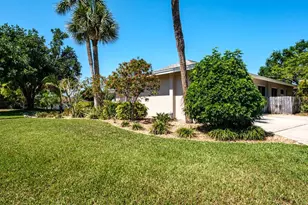 75 Woodcutter Ln, Palm Harbor, FL 34683 - Photo 4