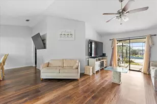 905 Stratford Manor Dr, Brandon, FL 33510 - Photo 2