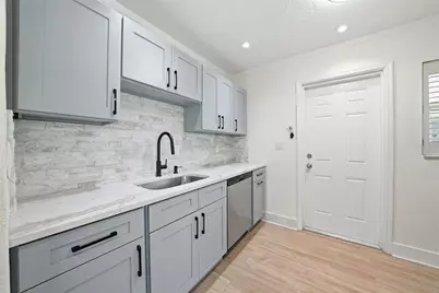 471 42nd Avenue NE, Saint Petersburg, FL 33703 - Photo 14