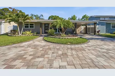 471 42nd Avenue NE, Saint Petersburg, FL 33703 - Photo 2