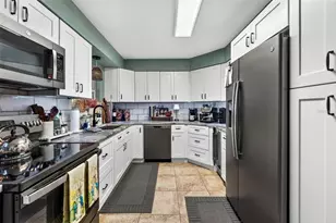 9925 47th Ave N, Seminole, FL 33708 - Photo 14