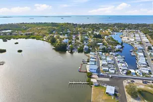 302 Georgia Ave, Crystal Beach, FL 34681 - Photo 58