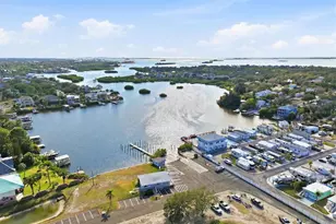 302 Georgia Ave, Crystal Beach, FL 34681 - Photo 56