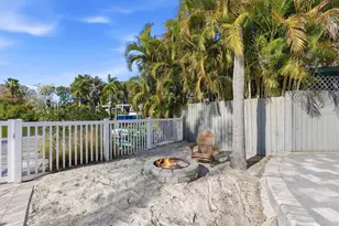 302 Georgia Ave, Crystal Beach, FL 34681 - Photo 40