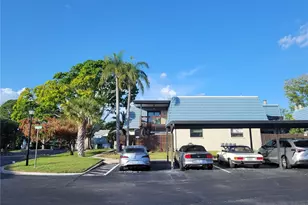 14521 Catalina Cir, Seminole, FL 33776 - Photo 6