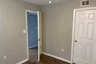 5052 Terrace Club Ln, Tampa, FL 33617 - Photo 18