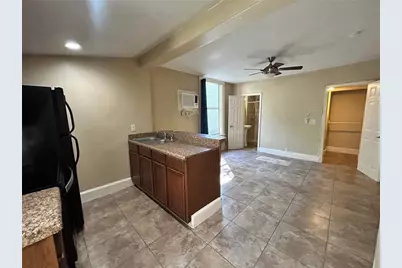 727 Dartmoor Street N #2, Saint Petersburg, FL 33701 - Photo 2