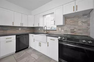 2946 53rd St N, Saint Petersburg, FL 33710 - Photo 14