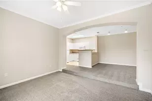 9301 Crescent Loop Cir, Tampa, FL 33619 - Photo 12