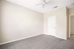 9301 Crescent Loop Cir, Tampa, FL 33619 - Photo 18