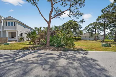 Harbour Watch Drive, Tarpon Springs, FL 34689 - Photo 18