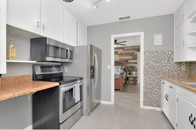 305 Baker Avenue, Clearwater, FL 33755 - Photo 16