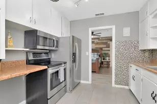 305 Baker Ave, Clearwater, FL 33755 - Photo 16