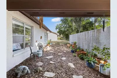 322 Hollowtree Drive, Seffner, FL 33584 - Photo 4