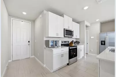 7623 Momentum Parkway, Wesley Chapel, FL 33545 - Photo 2