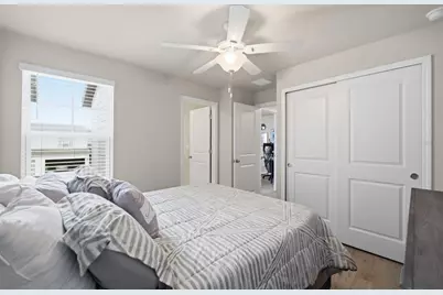 7623 Momentum Parkway, Wesley Chapel, FL 33545 - Photo 20