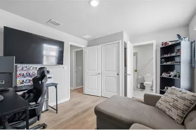 7623 Momentum Parkway, Wesley Chapel, FL 33545 - Photo 18