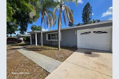 5942 52nd Avenue N, Kenneth City, FL 33709 - Photo 2