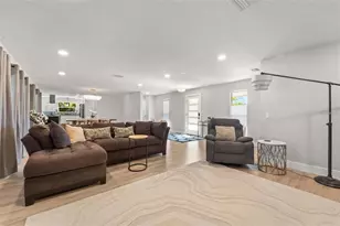 8648 14th Way N, Saint Petersburg, FL 33702 - Photo 8