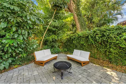 209 Bandera Way NE, Saint Petersburg, FL 33704 - Photo 42