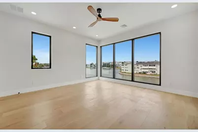 7176 S Shore Drive S, Saint Petersburg, FL 33707 - Photo 28
