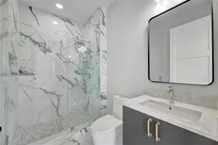 7176 S Shore Dr S, Saint Petersburg, FL 33707 - Photo 34