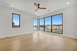 7176 S Shore Dr S, Saint Petersburg, FL 33707 - Photo 22
