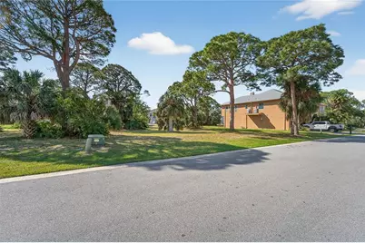 Harbour Watch Circle, Tarpon Springs, FL 34689 - Photo 8