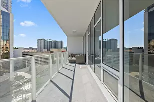 175 1st St S, Saint Petersburg, FL 33701 - Photo 2