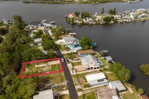 9923 Alavista Dr, Gibsonton, FL 33534 - Photo 1