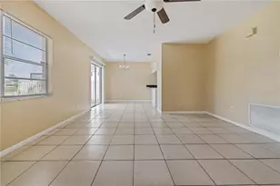 7906 George Washington Ln, Tampa, FL 33637 - Photo 4