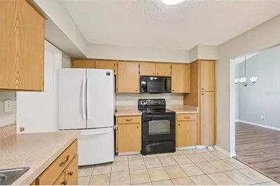 201 Stonehouse Court, Sun City Center, FL 33573 - Photo 14
