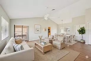 201 Stonehouse Ct, Sun City Center, FL 33573 - Photo 8