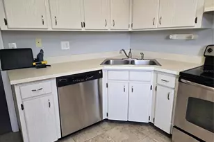 10342 Carrollwood Ln, Tampa, FL 33618 - Photo 6