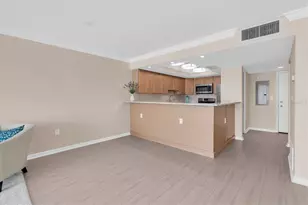 450 Treasure Island Causeway, Treasure Island, FL 33706 - Photo 10