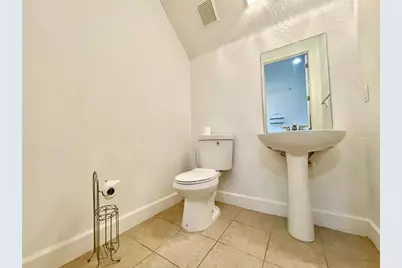8626 Miramar Terrace Circle, Temple Terrace, FL 33637 - Photo 10
